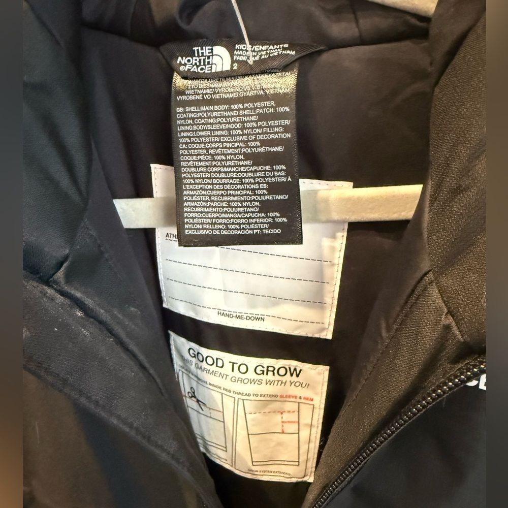 The North Face freedom snowsuit 2T - Picture 3 of 3